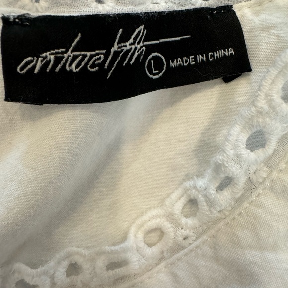 White cotton ruffle and crochet blouse - Picture 6 of 7